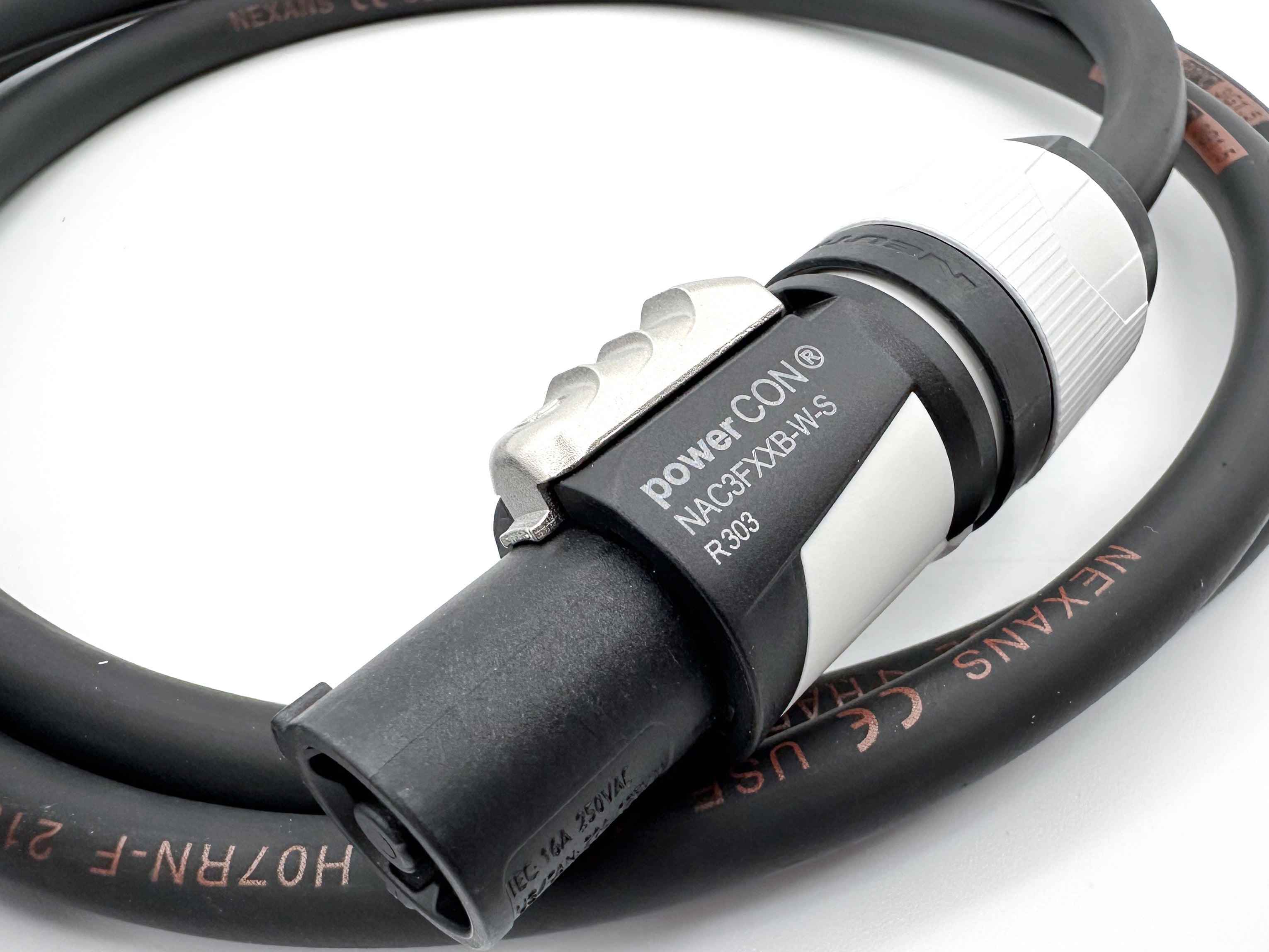 Propojovací napájecí kabel Neutrik powerCON A/B, TITANEX H07RN-F 3G1,5 mm², 5m Propojovací napájecí kabel Neutrik powerCON A/B, TITANEX H07RN-F 3G1,5 mm², 5m